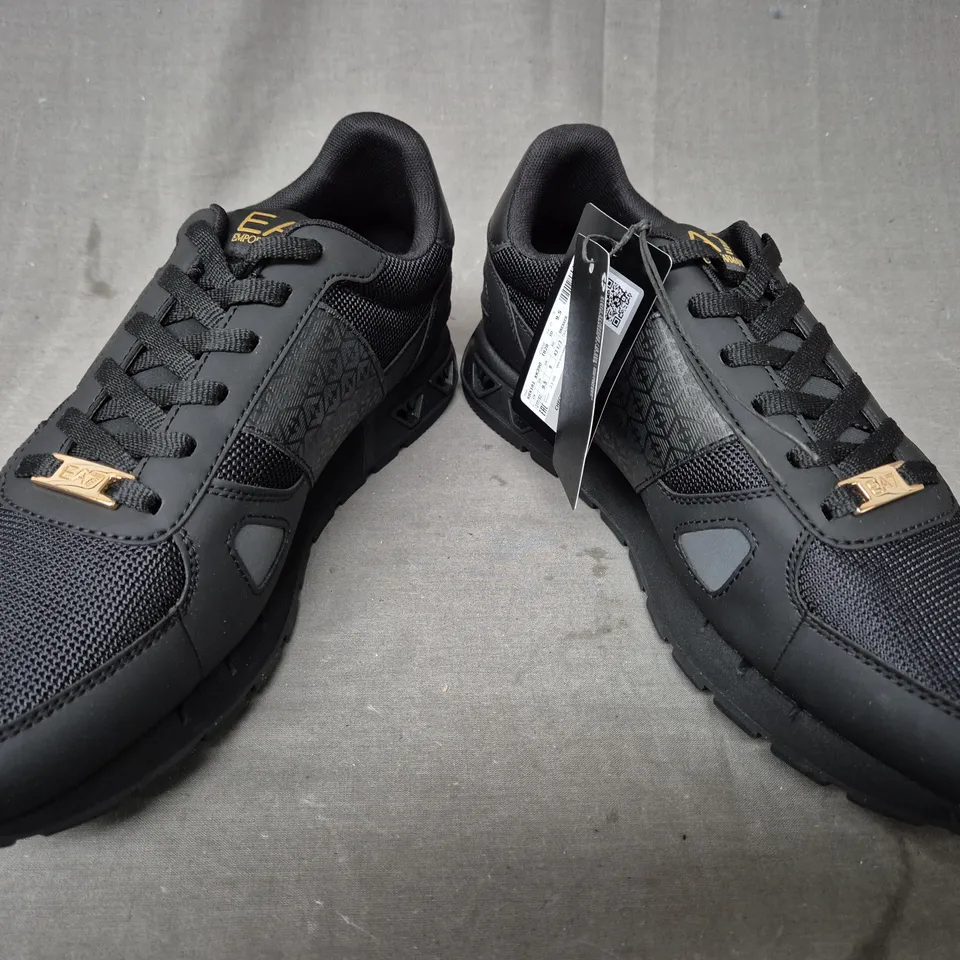 BOXED PAIR OF EMPORIO ARMANI SNEAKERS IN BLACK/GOLD UK SIZE 9