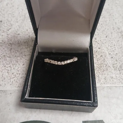 DIAMONIQUE ENTRY RING
