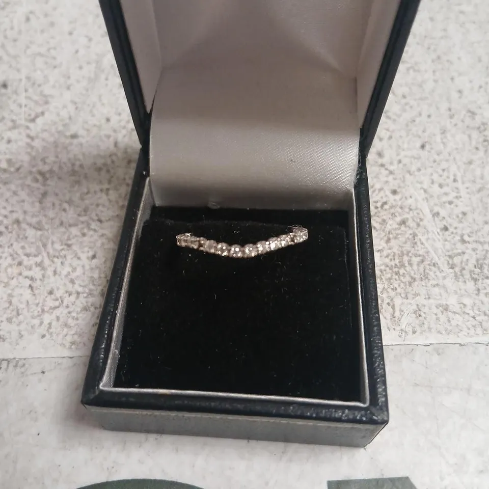 DIAMONIQUE ENTRY RING