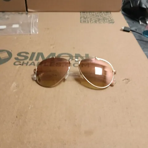 THOMAS SABO AVIATOR SUNGLASSES WITH GOLD-TONE FRAME AND BROWN LENSES, JEWELLERY ITEM IN PLASTIC BAG