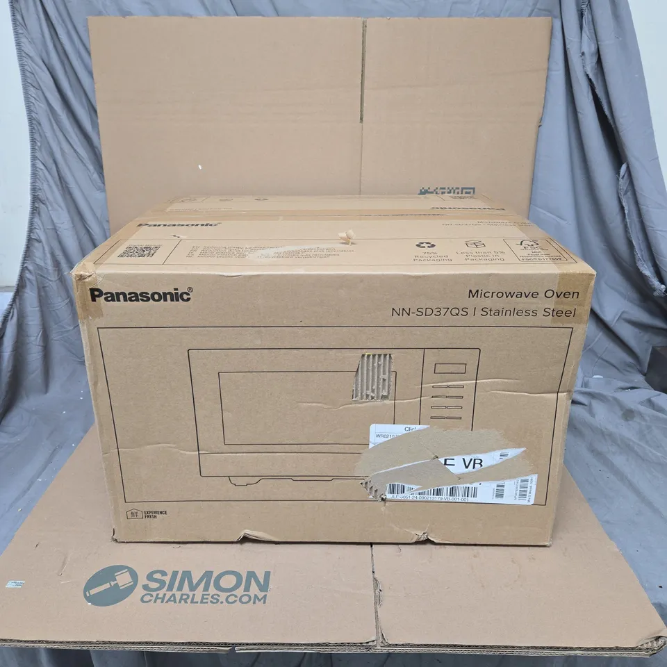 PANASONIC MICROWAVE OVEN NN - SD37QS BOXED