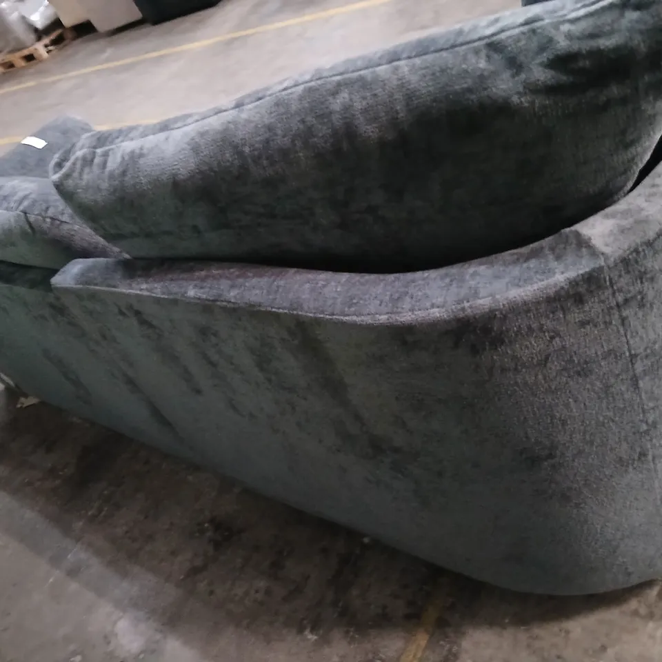 GREY FABRIC SECTIONAL SOFA WITH CHAISE — L-SHAPED CORNER COUCH (VERIFY MODEL)