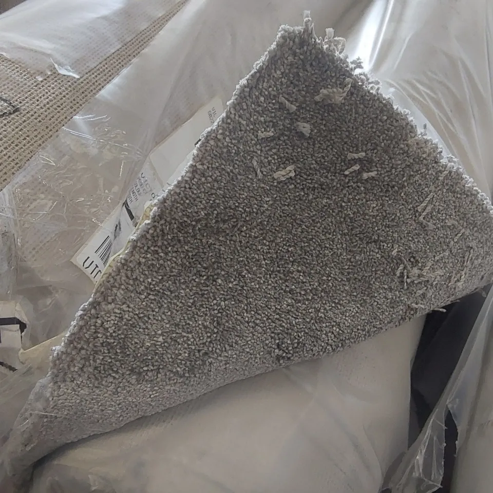 ROLL OF QUALITY EC HEARTLAND ULTRA PINVIN CARPET - APPROXIMATELY 2 x 5m