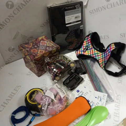 ASSORTED HOUSEHOLD ITEMS 