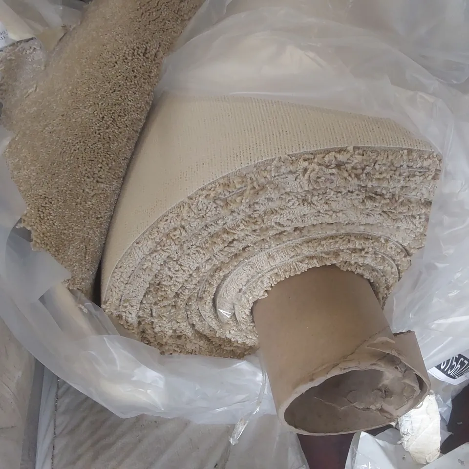 ROLL OF QUALITY ULTIMATE IMPRESSIONS STATELY CARPET - APPROXIMATELY 8 x 5m