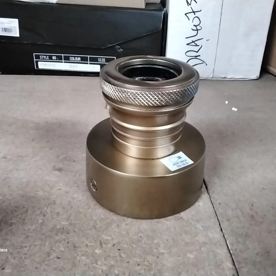 1LT SEMI FLUSH SINGLE CEILING FITTING, ANTIQUE BRASS