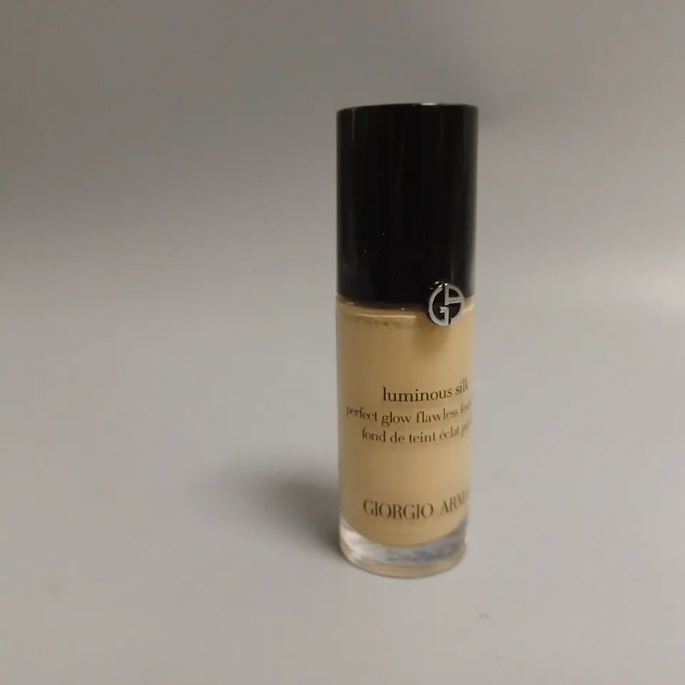 GIORGIO ARMANI LUMINOUS SILK FOUNDATION TRAVEL SIZE