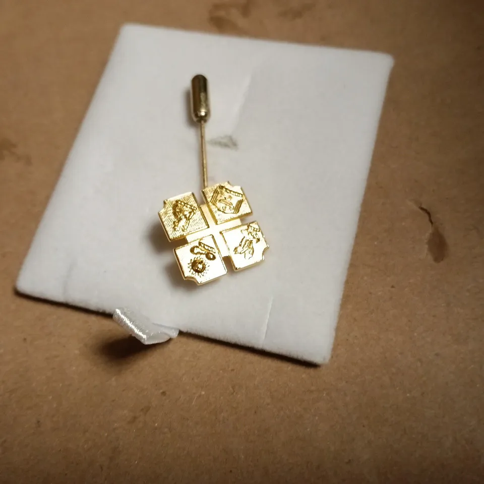 ALEXANDER KIRKWOOD & SON LAPEL PIN IN CREST MOTIF