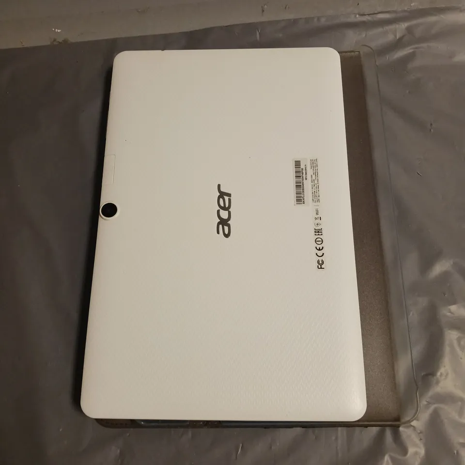 ACER ICONIA ONE 10 TABLET MODEL: A5008 IN WHITE