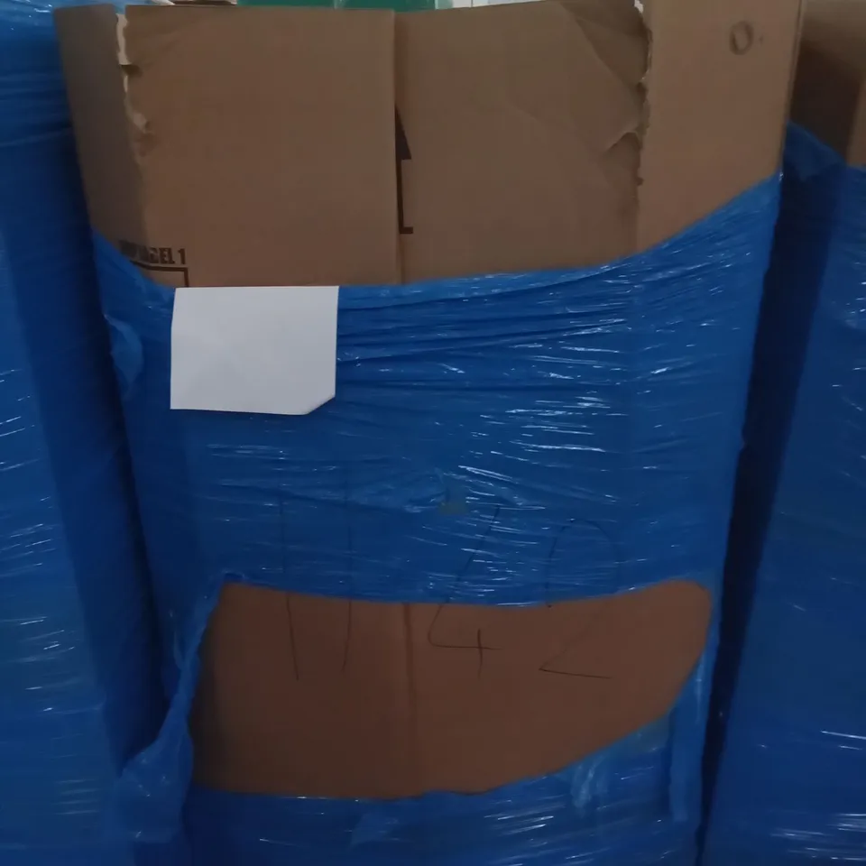 PALLET OF ASSORTED ITEMS INCLUDING BAGOTTA JUICE EXTRACTOR, HOMIDEC DRYING RACK, SINGLE POLE CLOTHES RACK, REQUENA, SHOWER MAT, GOLDFAN  