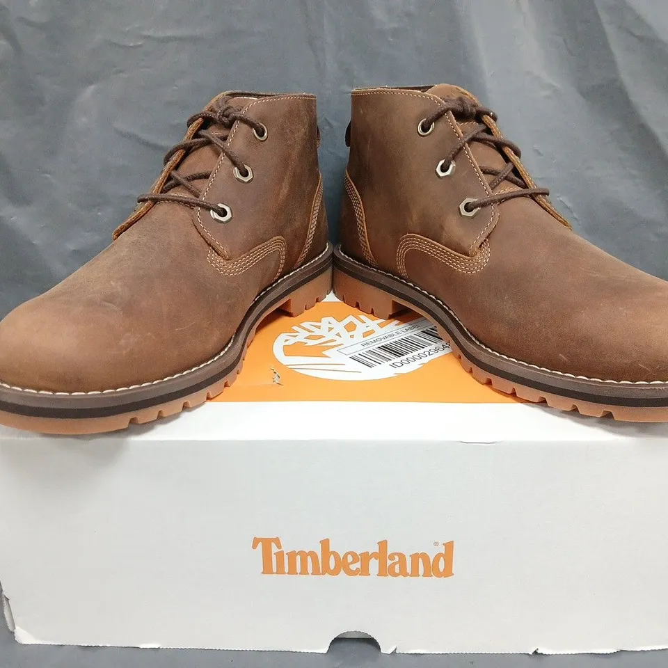 BOXED PAIR OF TIMBERLAND MID LACE WATERPROOF BOOTS IN BROWN SIZE UK 7