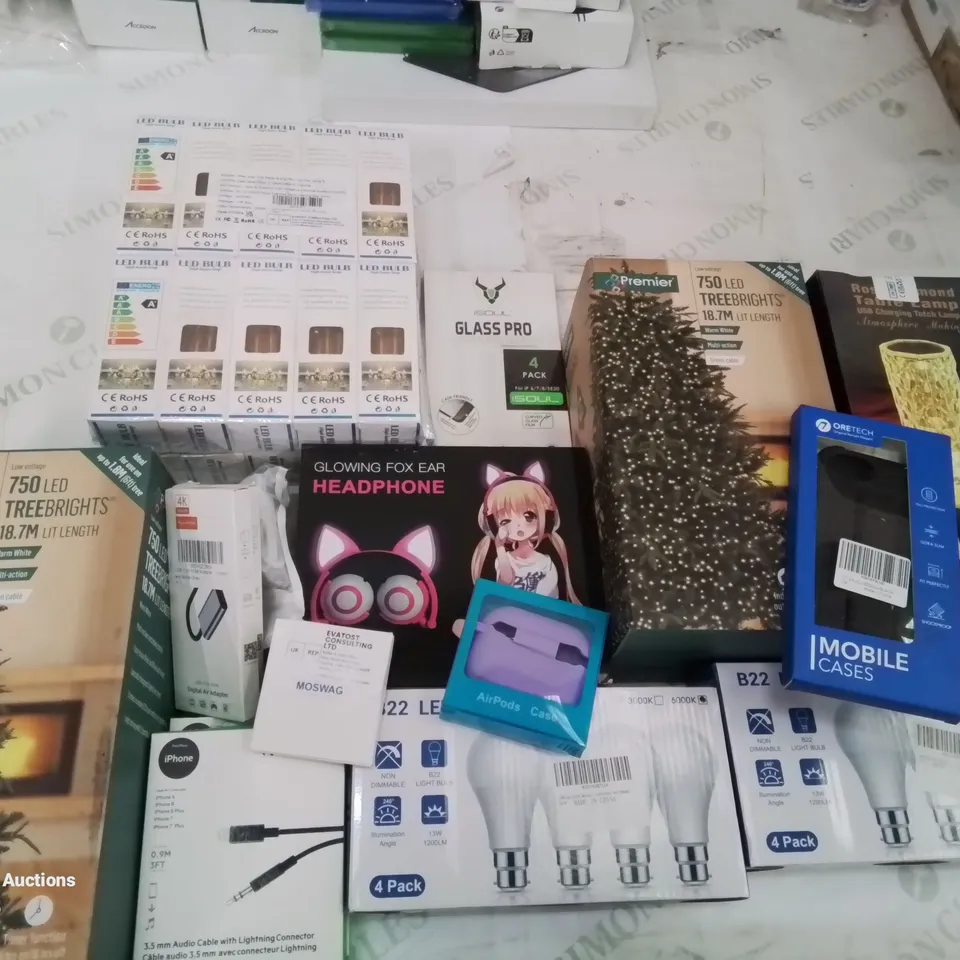 BOX CONTAINING LARGE AMOUNT OF MIXED BOXED ELECTRICAL ITEMS PHONE ACCESSORIES LIGHTING ETC.	