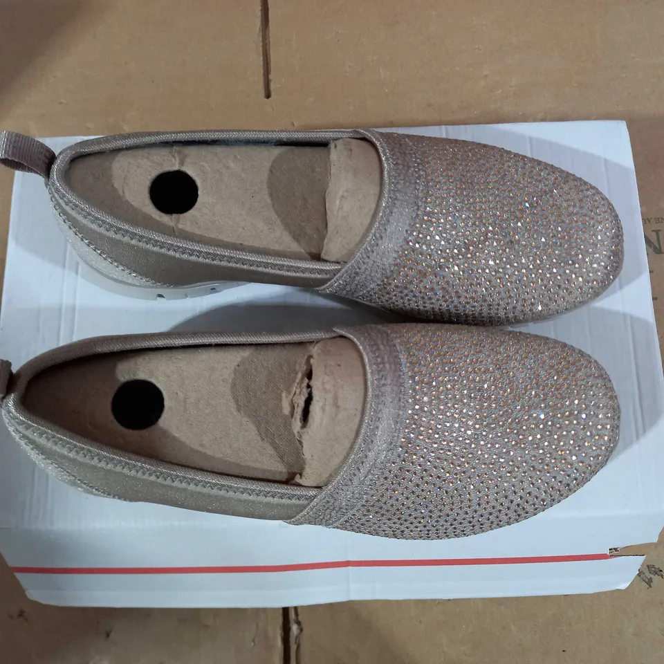SKECHERS FLEX RENEW SHIMMER SHOW SLIP ON SHOES - TAUPE - UK 4.5