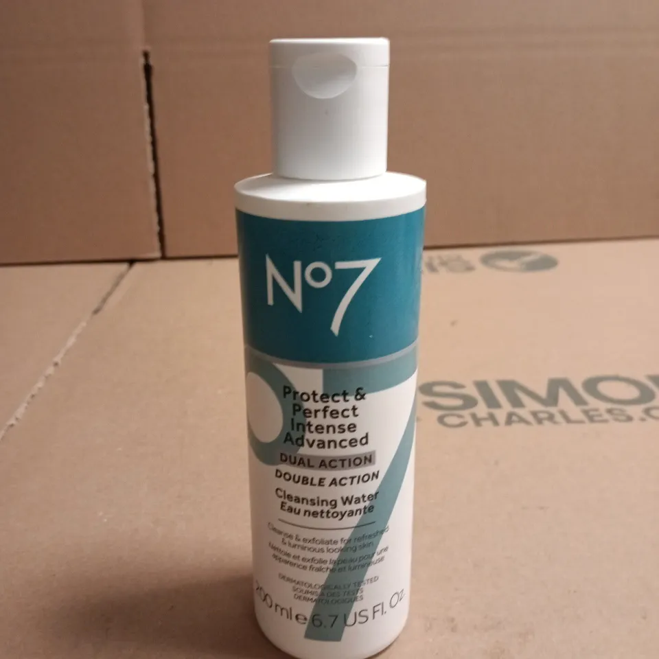 NO7 PROTECT & PERFECT INTENSE ADVANCED DUAL ACTION CLEANSING WATER – 200ML