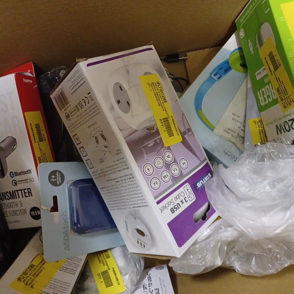 APPROXIMATELY 20 ASSORTED TECH PRODUCTS TO INCLUDE DVD PLAYER, LIGHT BAR, WIRELESS HEADPHONES 