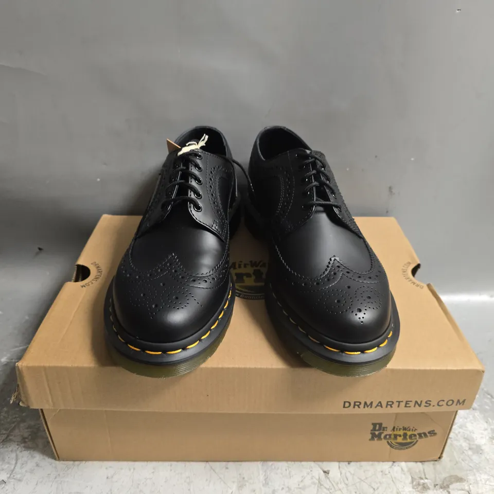 BOXED PAIR OF DR MARTENS BROGUE SHOES IN BLACK - UK 6.5