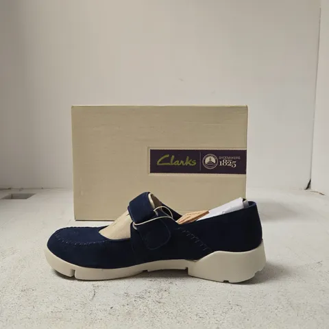 CLARKS TRI AMANDA NAVY NUBUCK SHOES – UK 5 (EU 38), D WIDTH