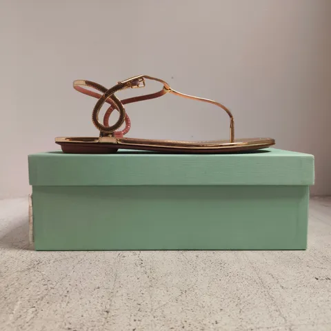 BOXED PAIR OF AQUAZZURA FLAT TOE-POST SANDALS IN METALLIC GOLD SIZE EU 39.5