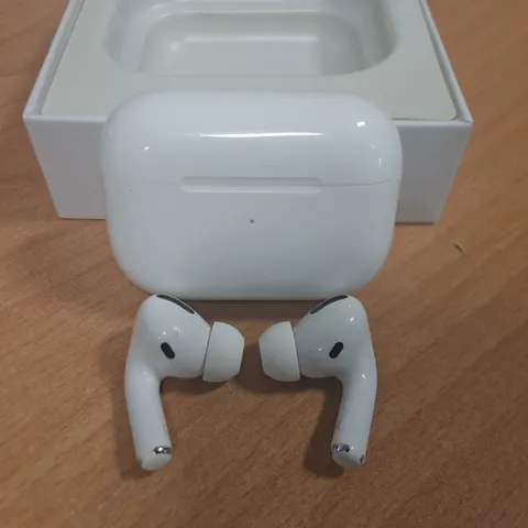 APPLE AIRPODS PRO IN WHITE - A2190