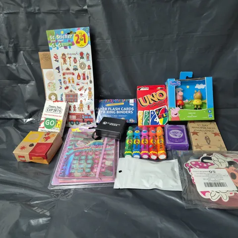 APPROXIMATELY 15 ASSORTED TOYS & GAMES TO INCLUDE UNO CARD GAME, PEPPA PIG & PEDRO PONY TOY, STICKER SHEET, ETC