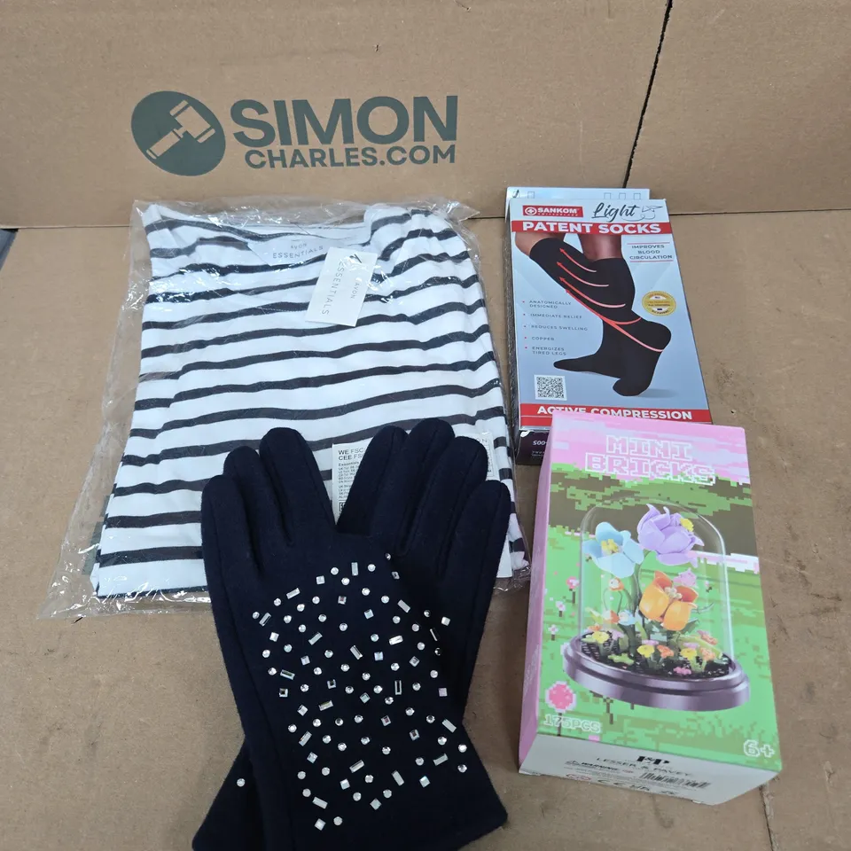 APPROXIMATELY 20 ASSORTED HOUSEHOLD PRODUCTS TO INCLUDE CLOTHING, PATENT SOCKS, MINI ORNAMENT ETC 