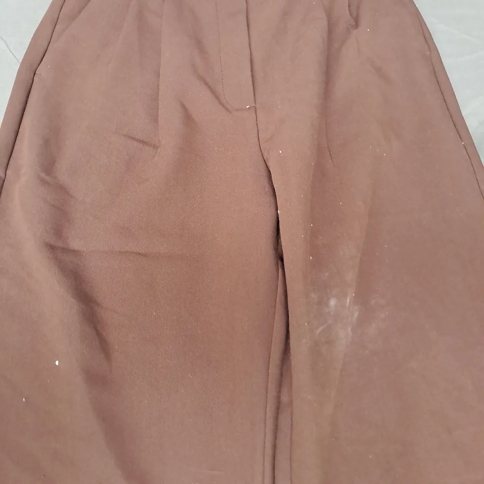 ABERCROMBIE & FITCH ULTRA HIGH WIDE PANTS IN BROWN SIZE 27/4R