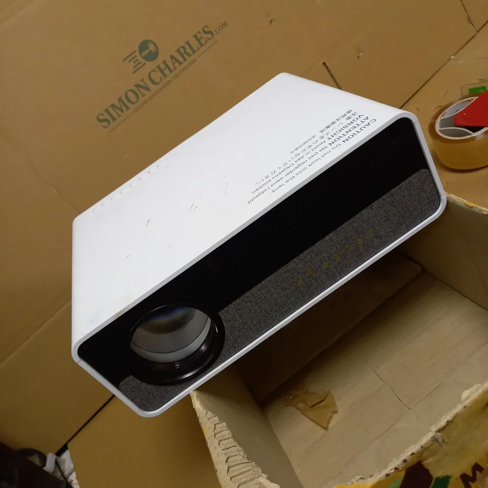 ELEPHAS PROJECTOR Q9 NATIVE