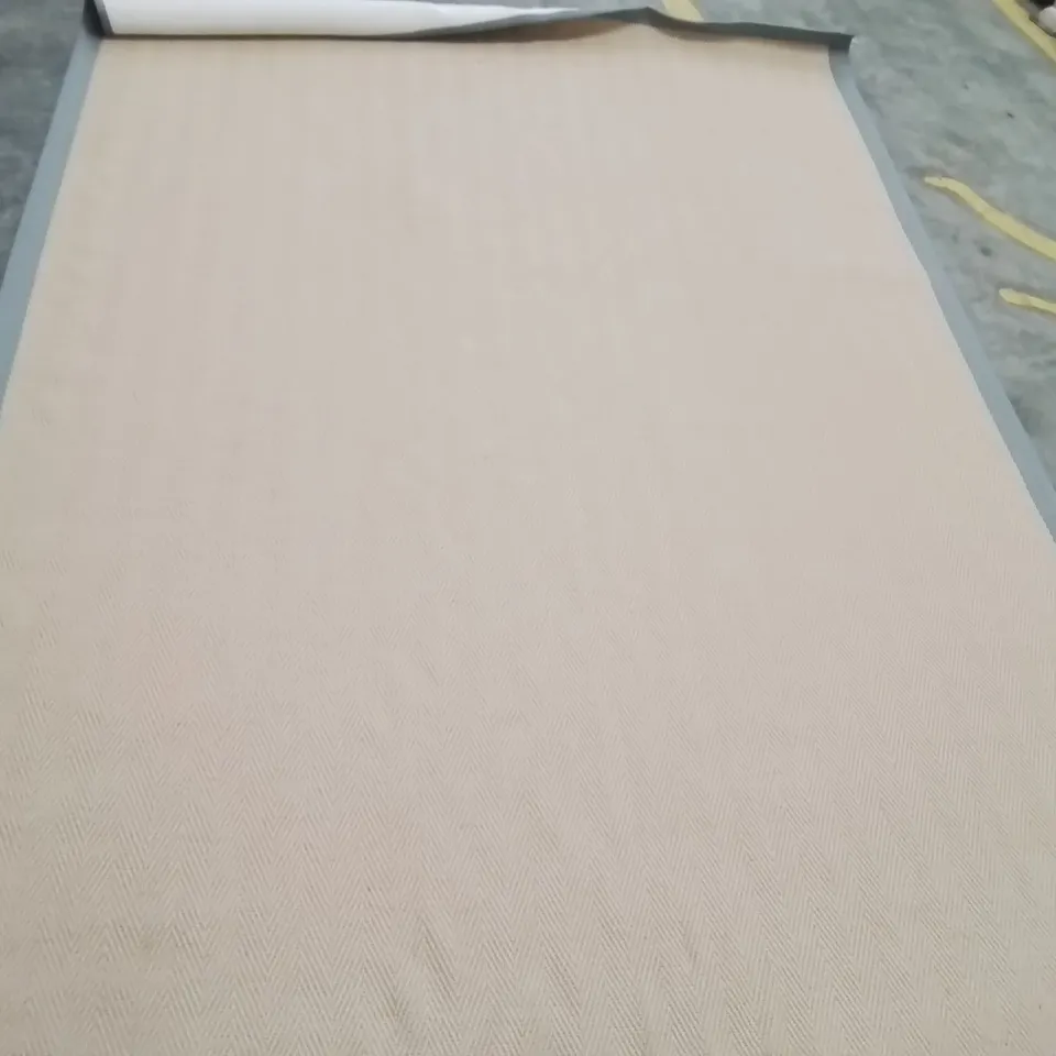 QUALITY DESIGNER AREA RUG APPROXIMATELY 300X200CM