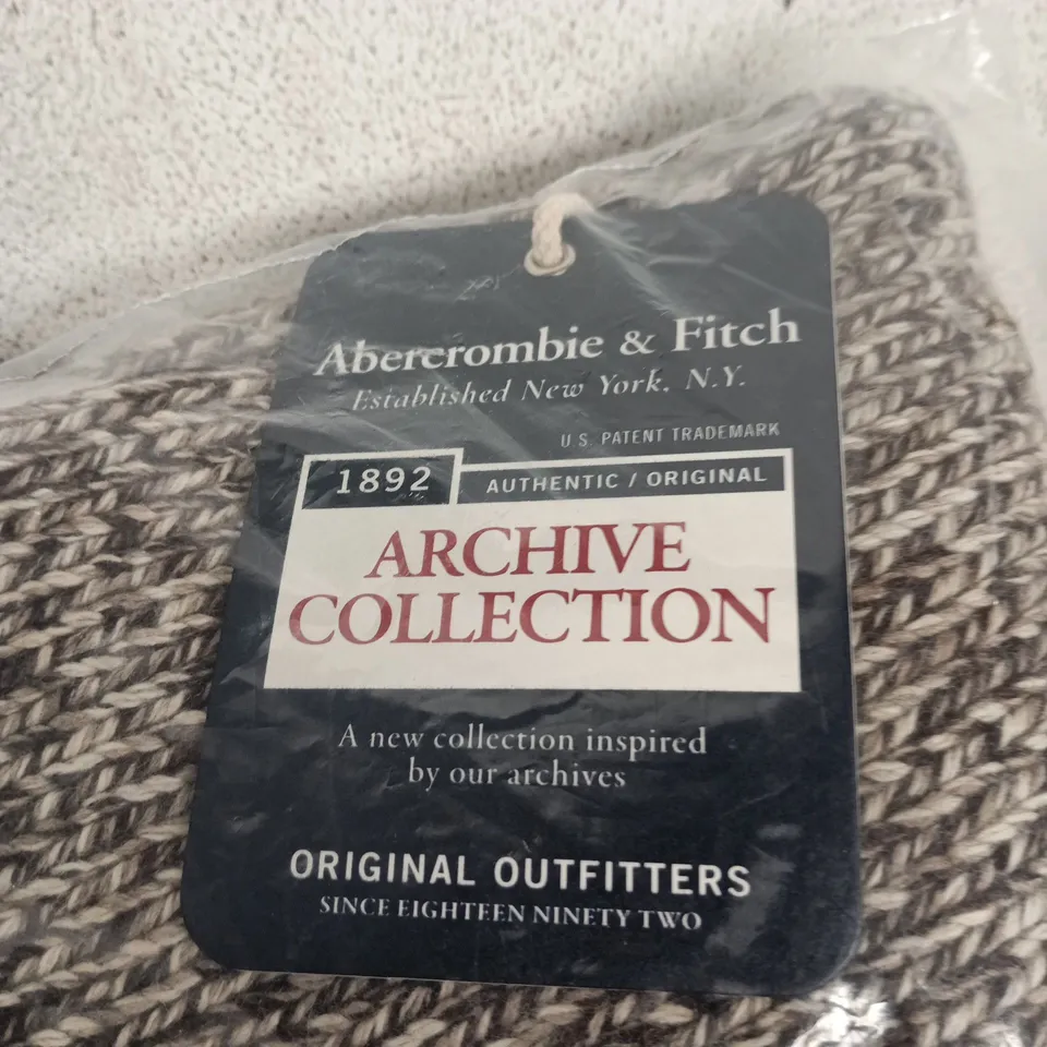 ABERCROMBIE & FITCH ARCHIVE COLLECTION ORIGINAL OUTFITTERS KNIT SWEATER – MEDIUM