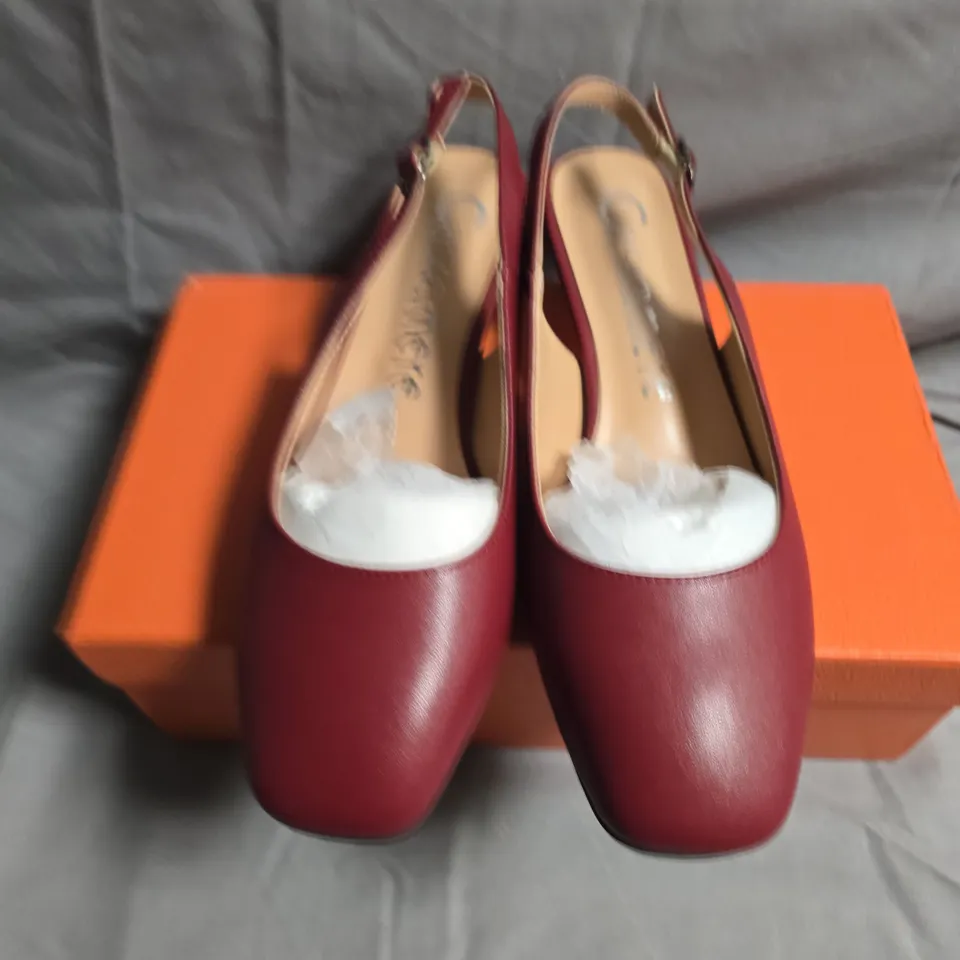 BOXED PAIR OF GRACE EVERY STEP SMALL WEDGE SHOE - UK SIZE 38