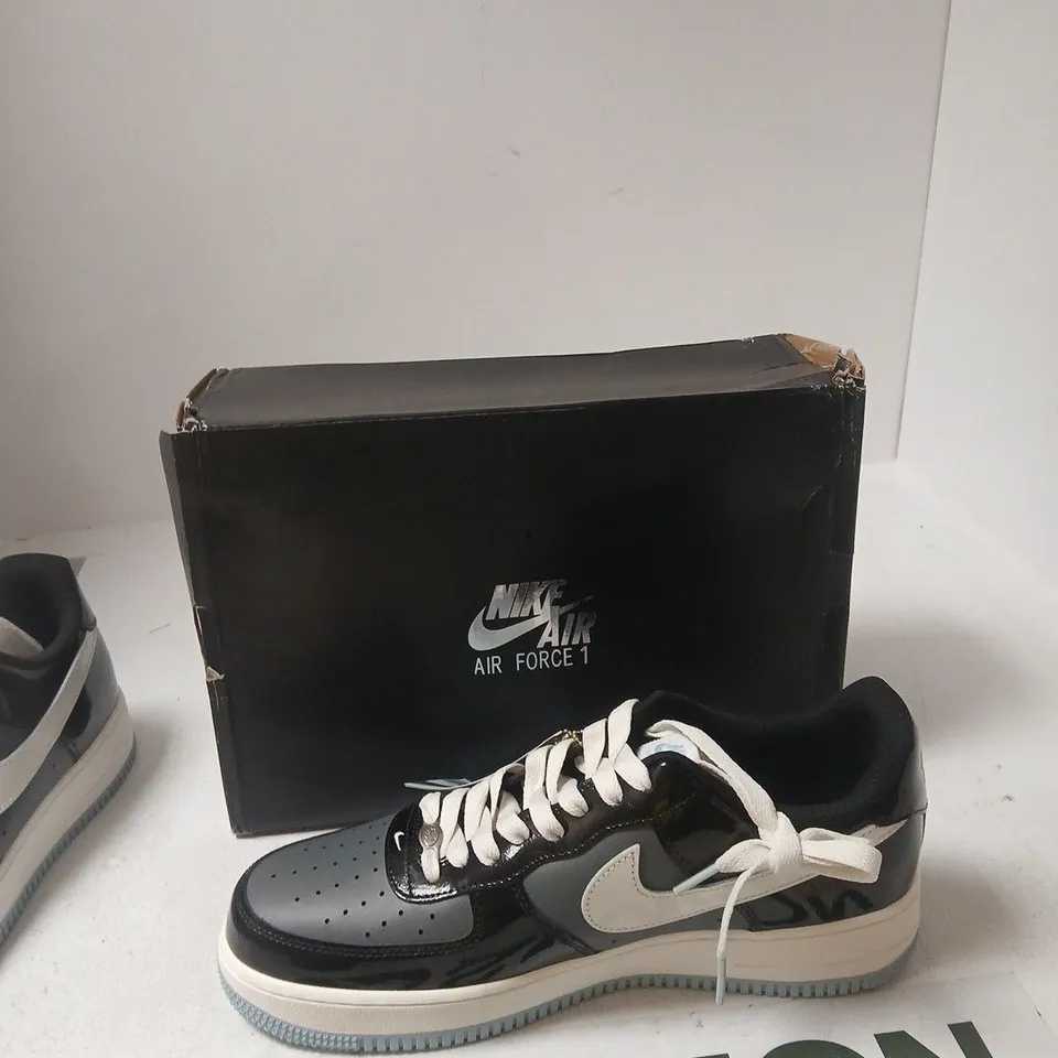 NIKE AIR FORCE 1 '07 SNEAKERS – BLACK PATENT/GREY, UK 11 (US 12)