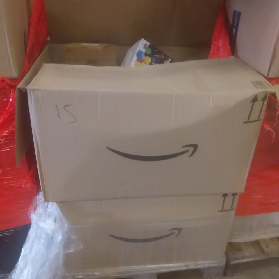 PALLET OF ASSORTED ITEMS INCLUDING DAY MOON LIGHT, PUMPING CAR TOY, QUICKSAND PAINTING NIGHT LIGHT, CASE FOR APPLE WATCH, SOLAR STAIR LIGHT