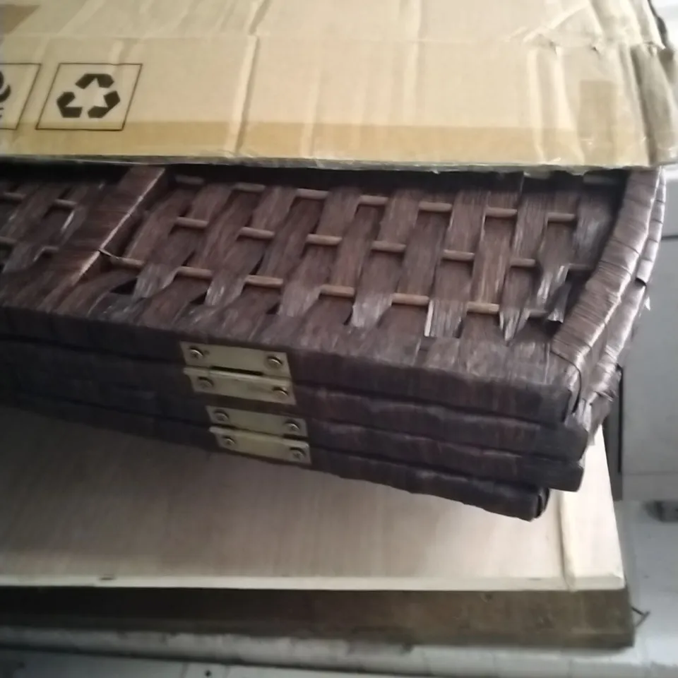 BOXED PAPER SCREEN IN BROWN - CARTON SIZE 173X44X10CM