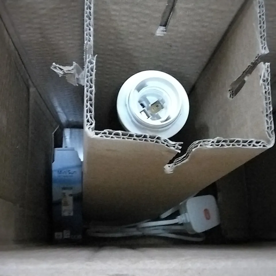 BOXED ARRIOLA 46 5CM TABLE LAMB LED BULB TYPE 