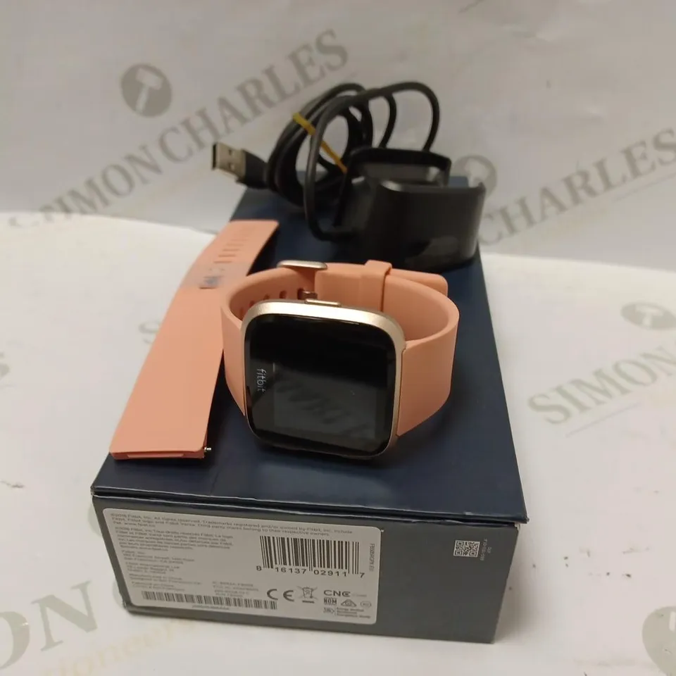 FITBIT VERSA SMART WATCH - ROSE GOLD