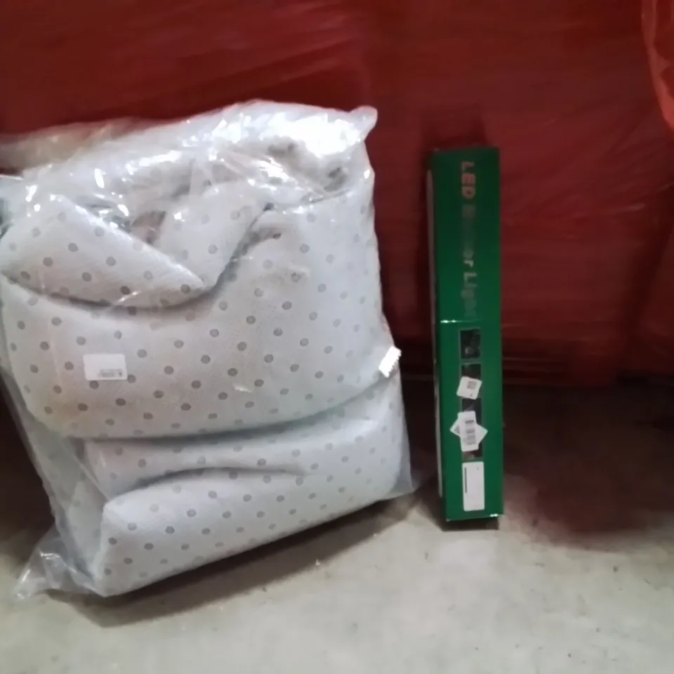 PALLET OF ASSORTED HOUSEHOLD GOODS AND PRODUCTS TO INCLUDE;LED METEOR LIGHT,DOG BED