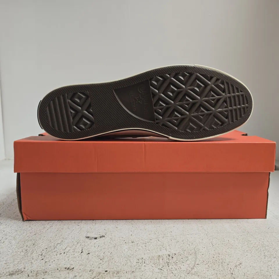 BOXED PAIR OF CONVERSE SHOES IN SAND SIZE UK 11