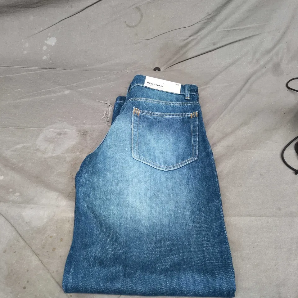 BERSHKA RELAXED STRAIGHT JEANS –  (UK 6)
