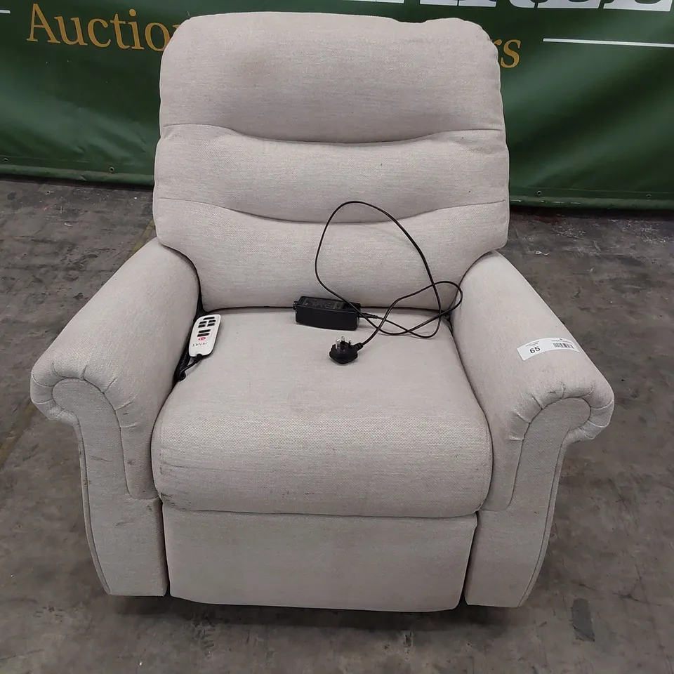 QUALITY BRITISH DESIGNER G PLAN HOLMES DUAL ELEVATE C579 CANOPY SAND RECLINING EASY CHAIR NATURAL FABRIC