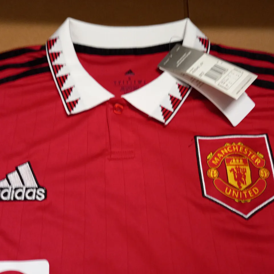 MANCHESTER UNITED FOOTBALL JERSEY - S
