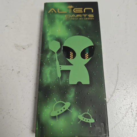 ALIEN DARTS – GREEN ALIEN GRAPHIC (DIFFERENT BY DESIGN) 