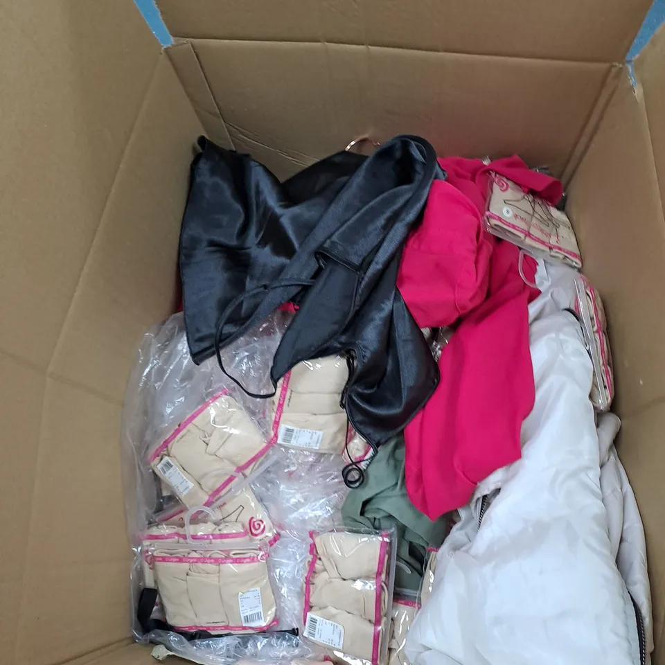 BOX OF ASSORTED CLOTHING TO INCLUDE GILET, LEGGINGS, UNDERWEAR ETC