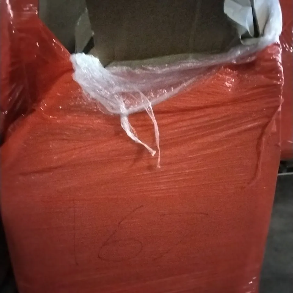 PALLET OF ASSORTED ITEMS INCLUDING TOILET SEAT, A3 PREMIUM TABLE TOP EASEL, 2M PARASOL, CLOTHES RACK