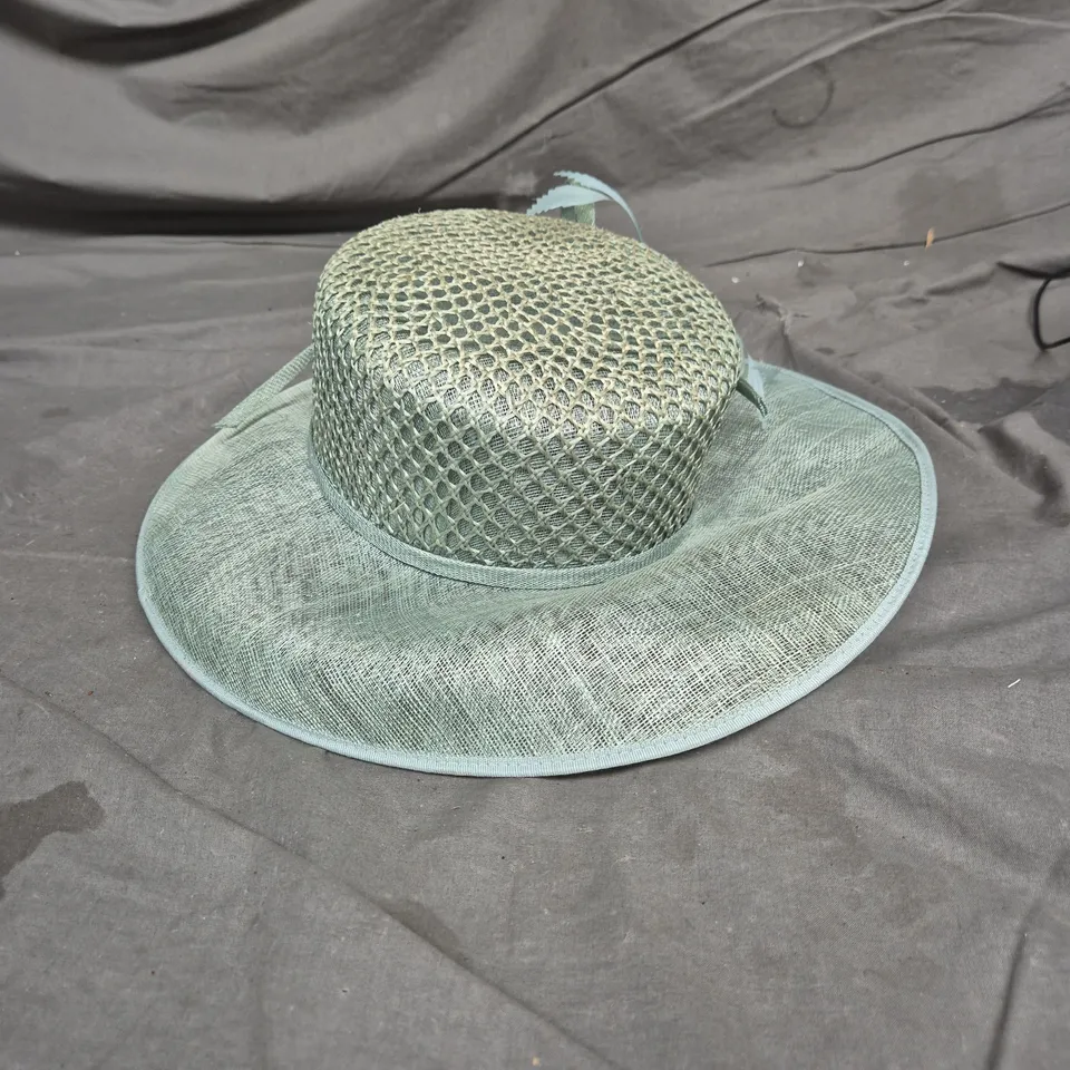 WOMEN'S PALE BLUE-GREEN WOVEN SUN HAT WITH WIDE BRIM AND FLORAL CENTERPIECE