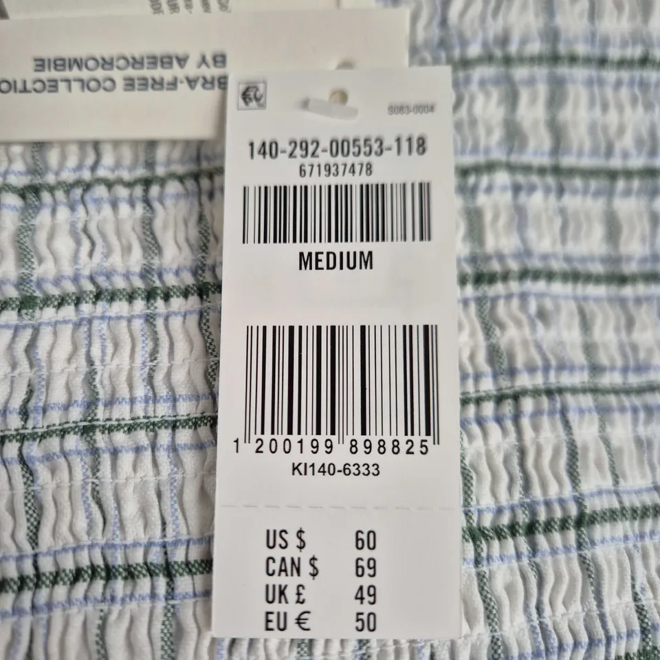ABERCROMBIE & FITCH WOMEN'S CHECKERED BUTTON-FRONT HALTER TOP – MEDIUM