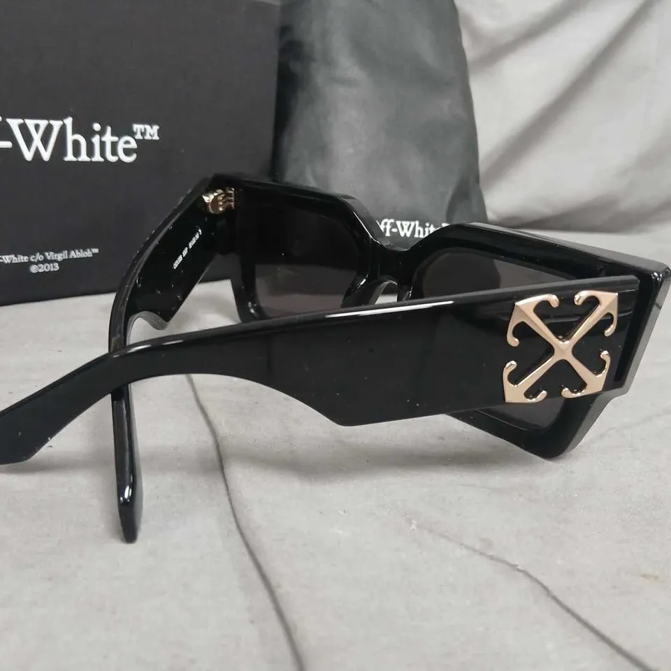 OFF-WHITE CATALINA SUNGLASSES – BLACK/DARK GREY – ONE SIZE