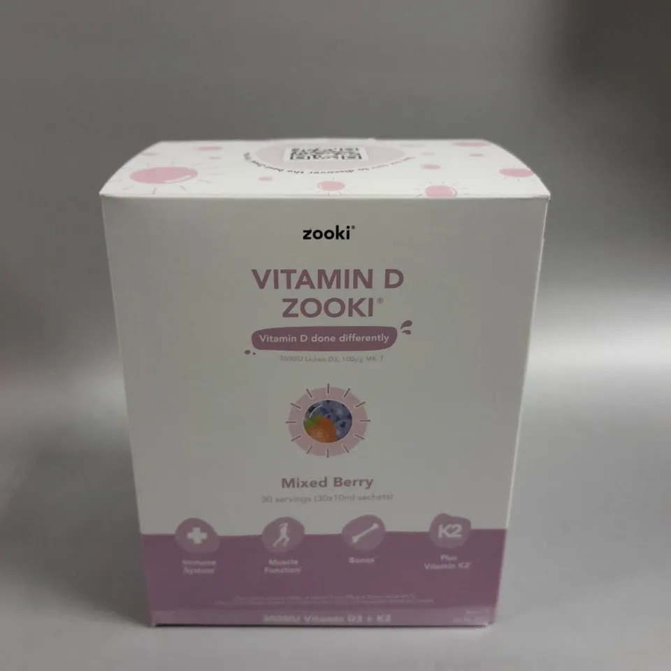 APPROXIMATELY 25 ZOOKI VITAMIN D MIXED BERRY SACHETS 