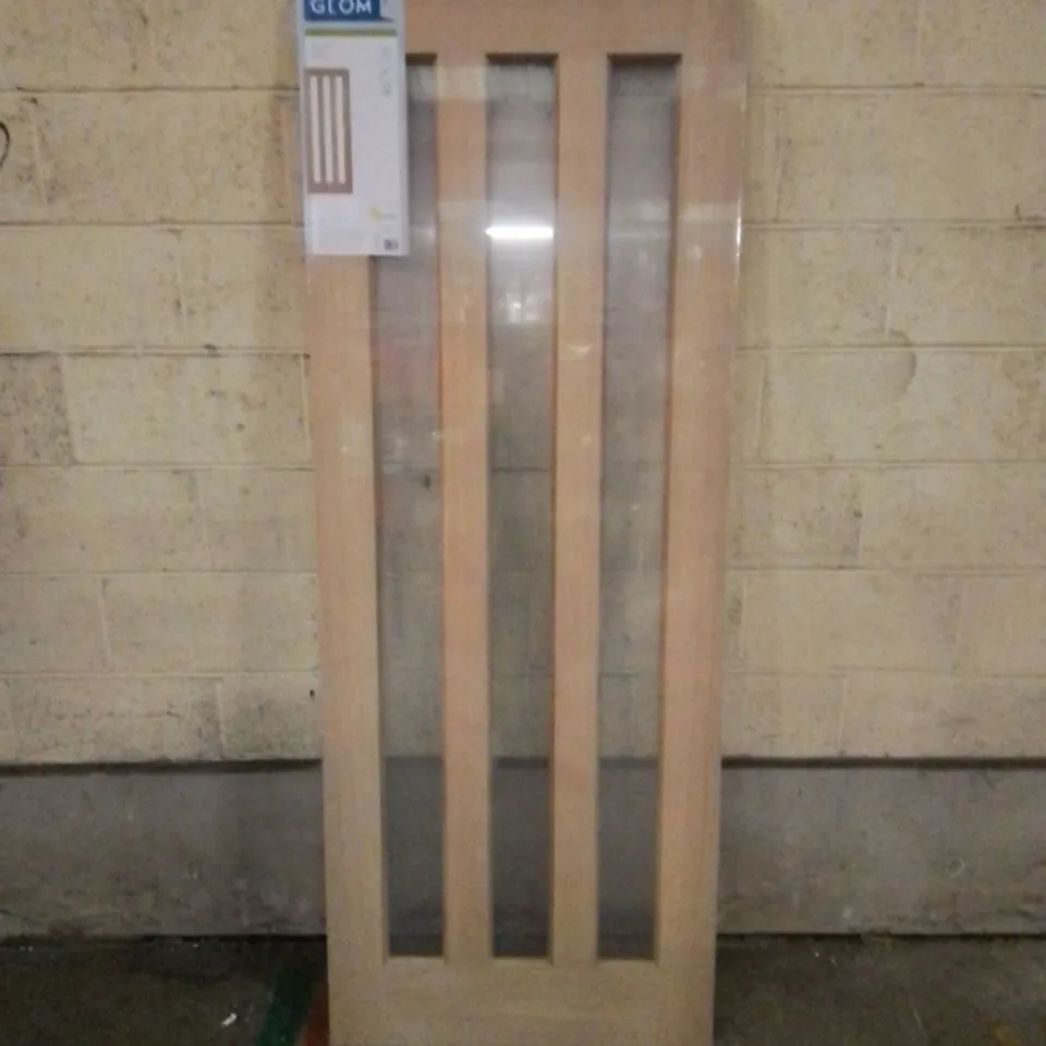 GEOM VERTICAL OAK VENEER GLAZED INTERNAL DOOR // H 1981MM X W 762MM X D 35MM 