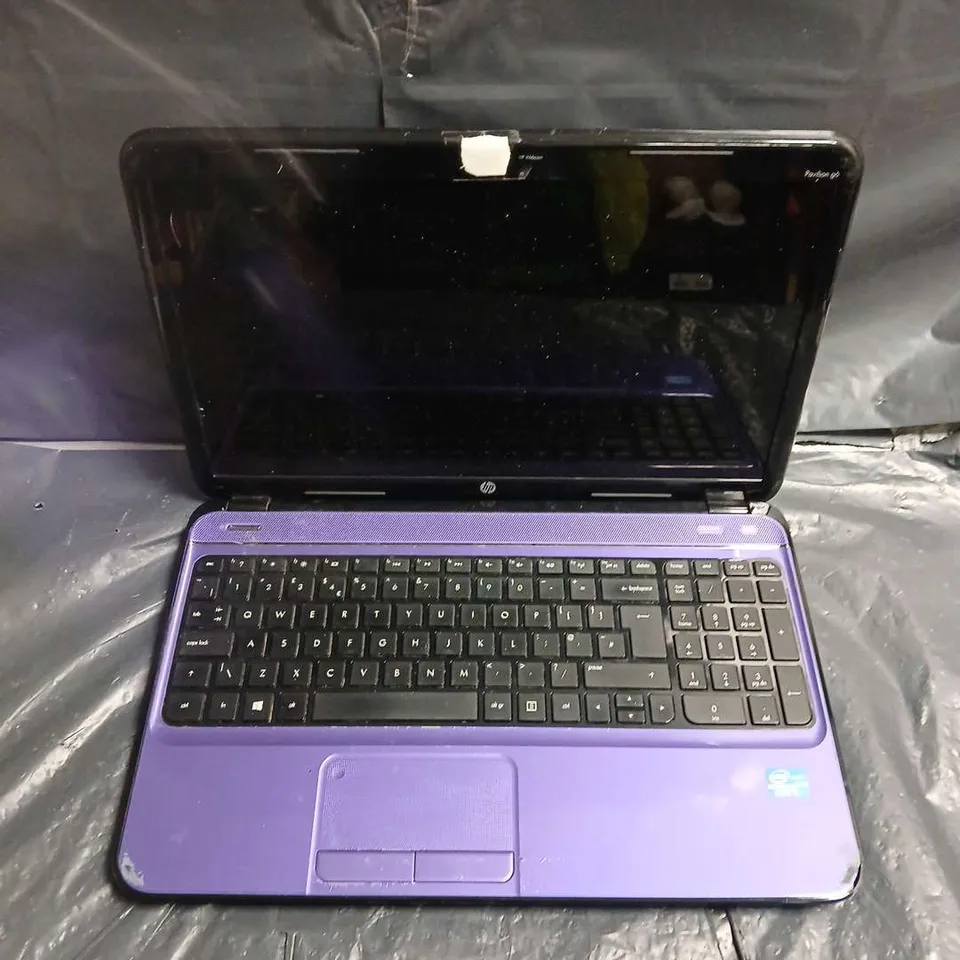 HP Laptop – Purple chassis
