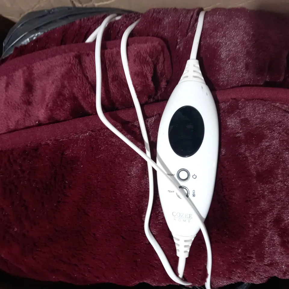 BOXED COZEE HOME VELVETSOFT HEATED THROW IN SHIRAZ WINE
